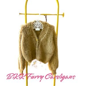 ❤️SOLD❤️Furry Crop Top Cardigans